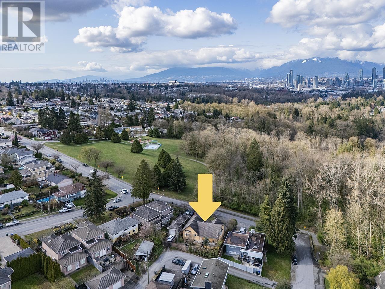 Photo 8 of 4976 Bond Street, Burnaby BC