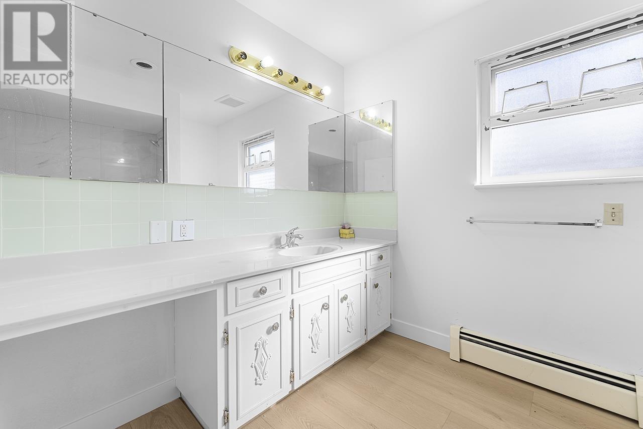 Photo 39 of 4976 Bond Street, Burnaby BC