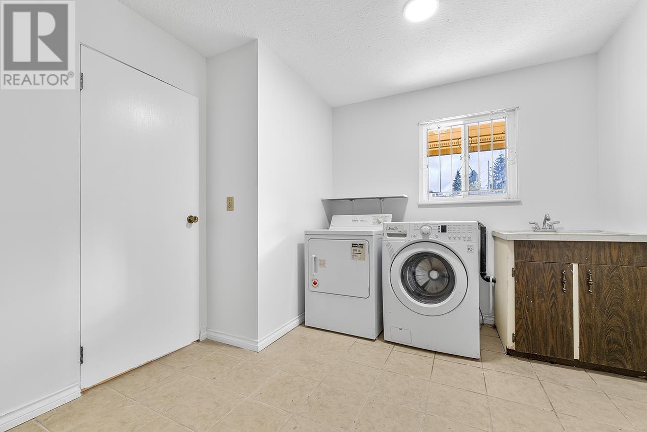 Photo 10 of 4976 Bond Street, Burnaby BC