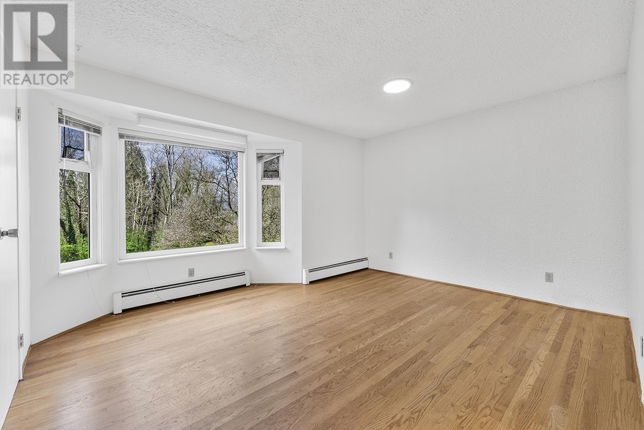 Photo 38 of 4976 Bond Street, Burnaby BC