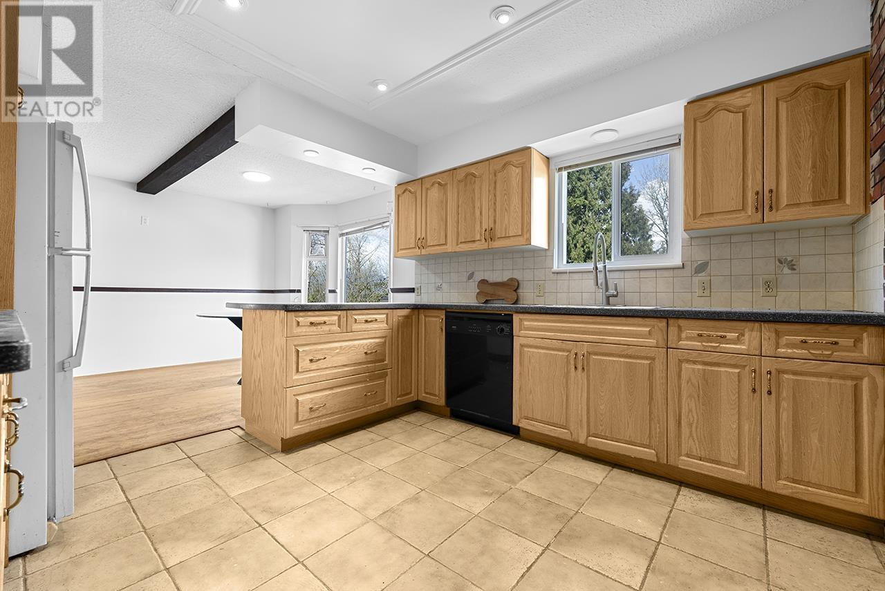 Photo 37 of 4976 Bond Street, Burnaby BC