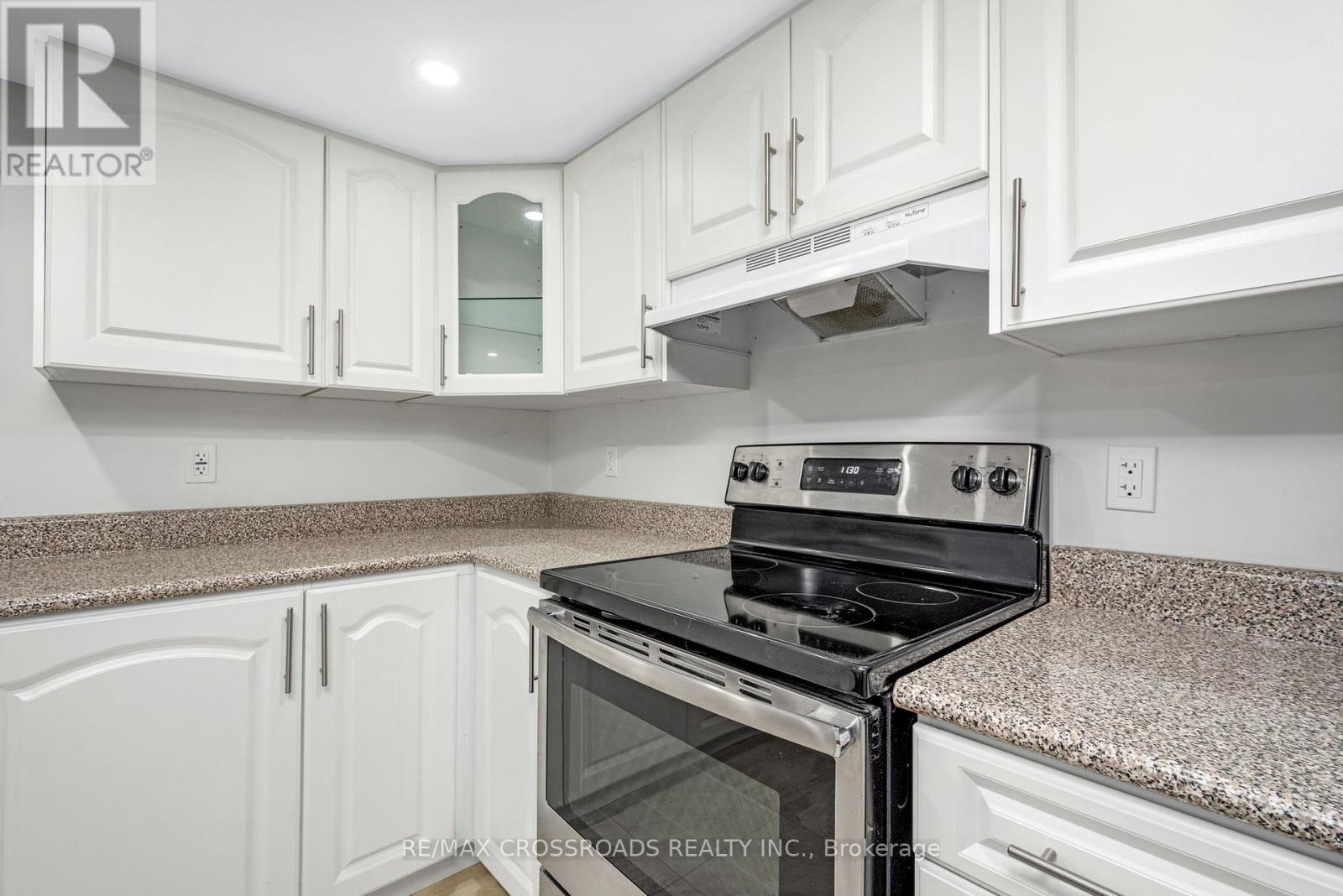 Photo 6 of 2095 Haig Drive, Ottawa ON