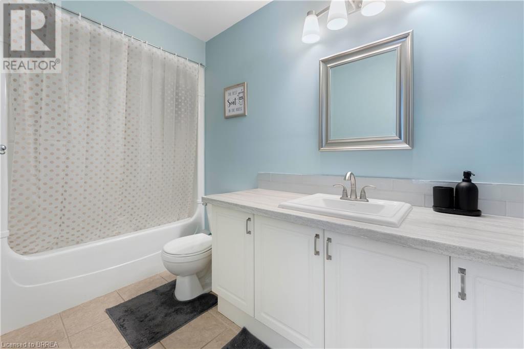 Photo 18 of 1039 Hansler Road, Welland ON