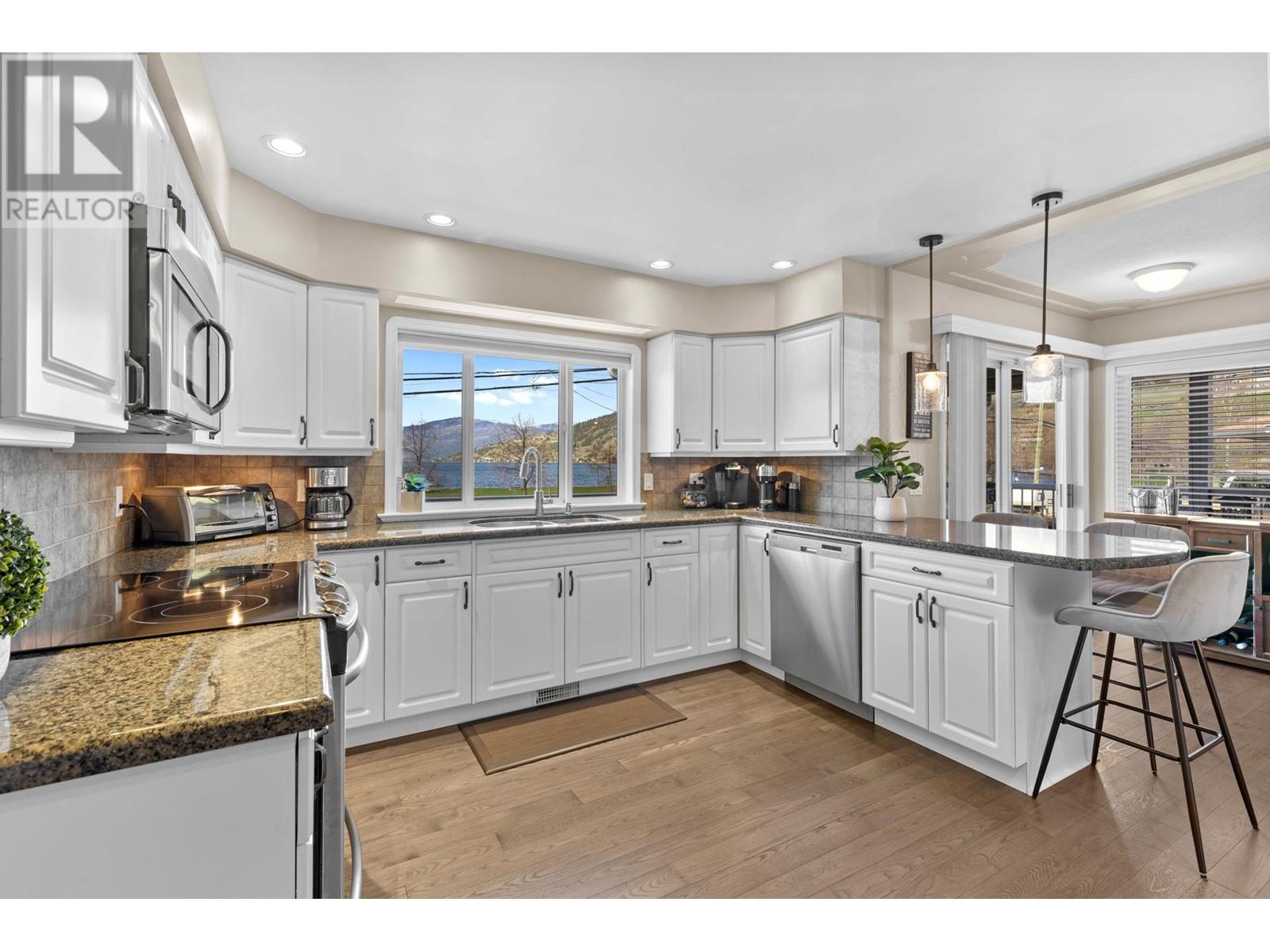 Photo 6 of 7115 Tronson Road, Vernon BC