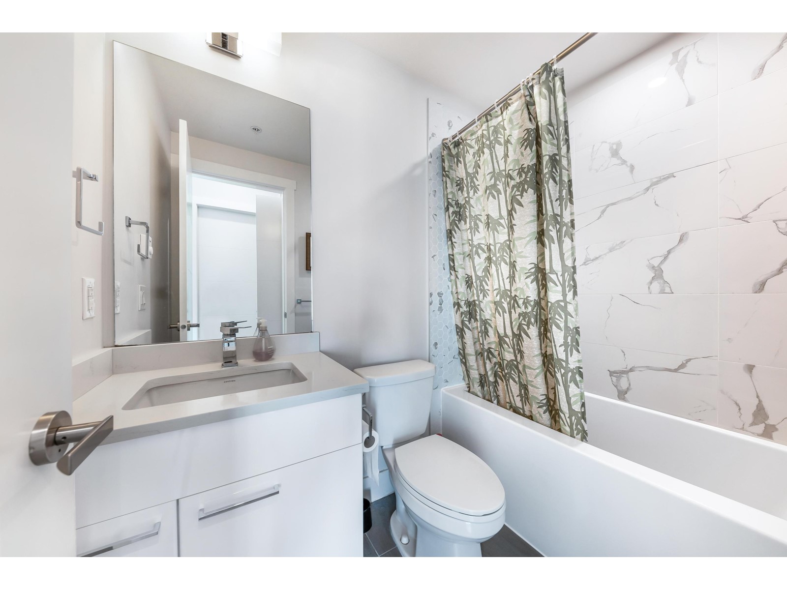 Photo 14 of 302 20175 53 Avenue, Langley BC