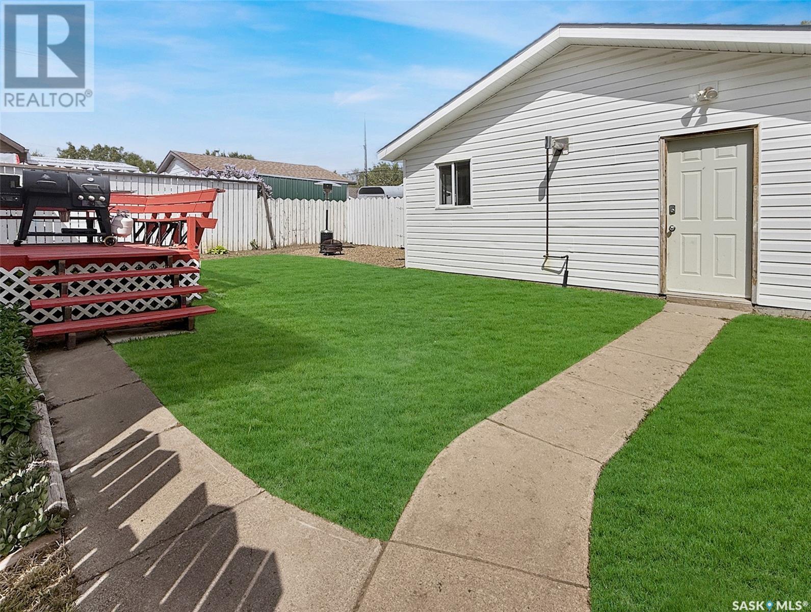 Single Family House Bungalow for Sale in  th AVENUE NW Swift Current 