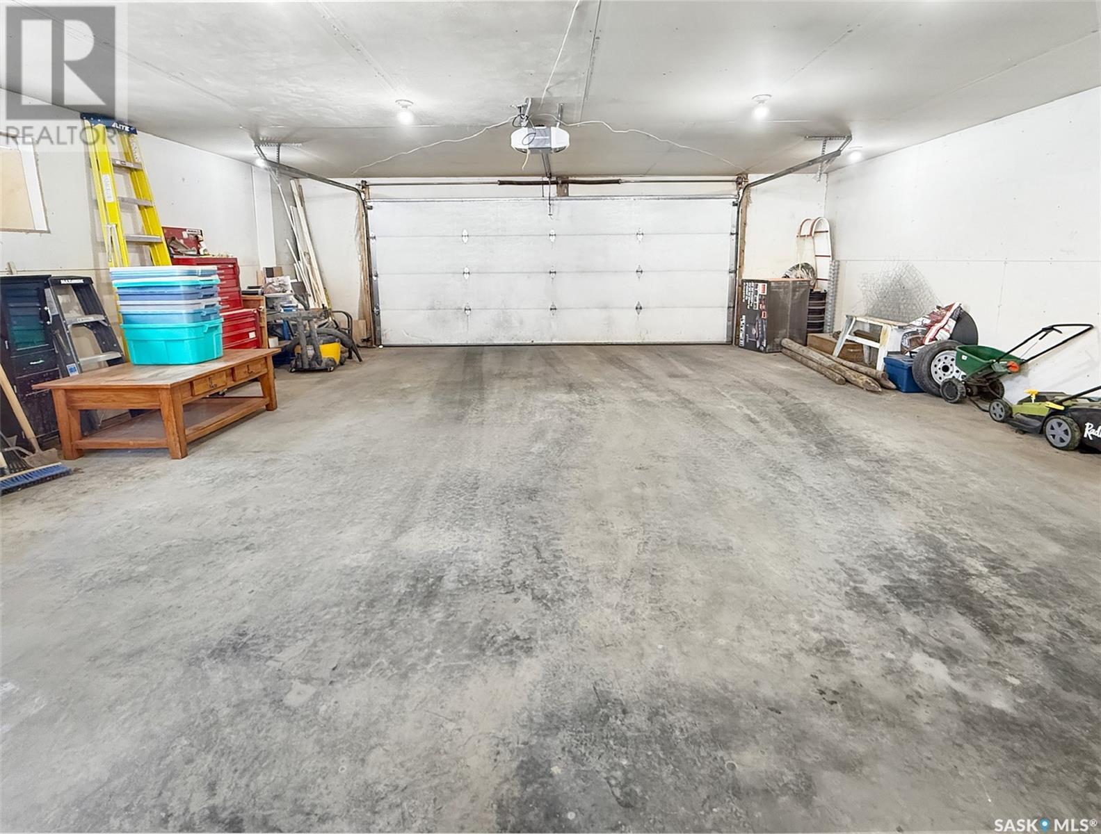 Single Family House Bungalow for Sale in  th AVENUE NW Swift Current 