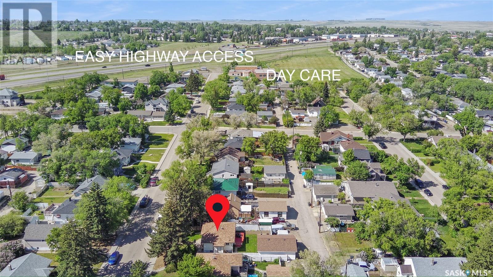 Single Family House Bungalow for Sale in  th AVENUE NW Swift Current 