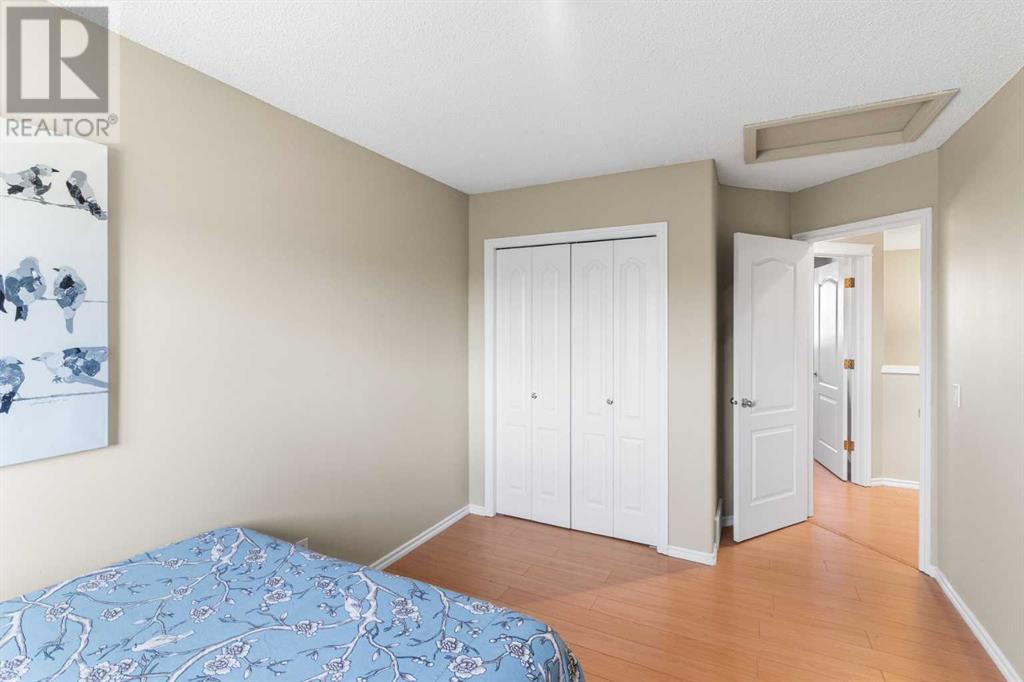 Single Family House for Sale in  Douglas Ridge Circle SE Douglasdale/Glen Calgary 