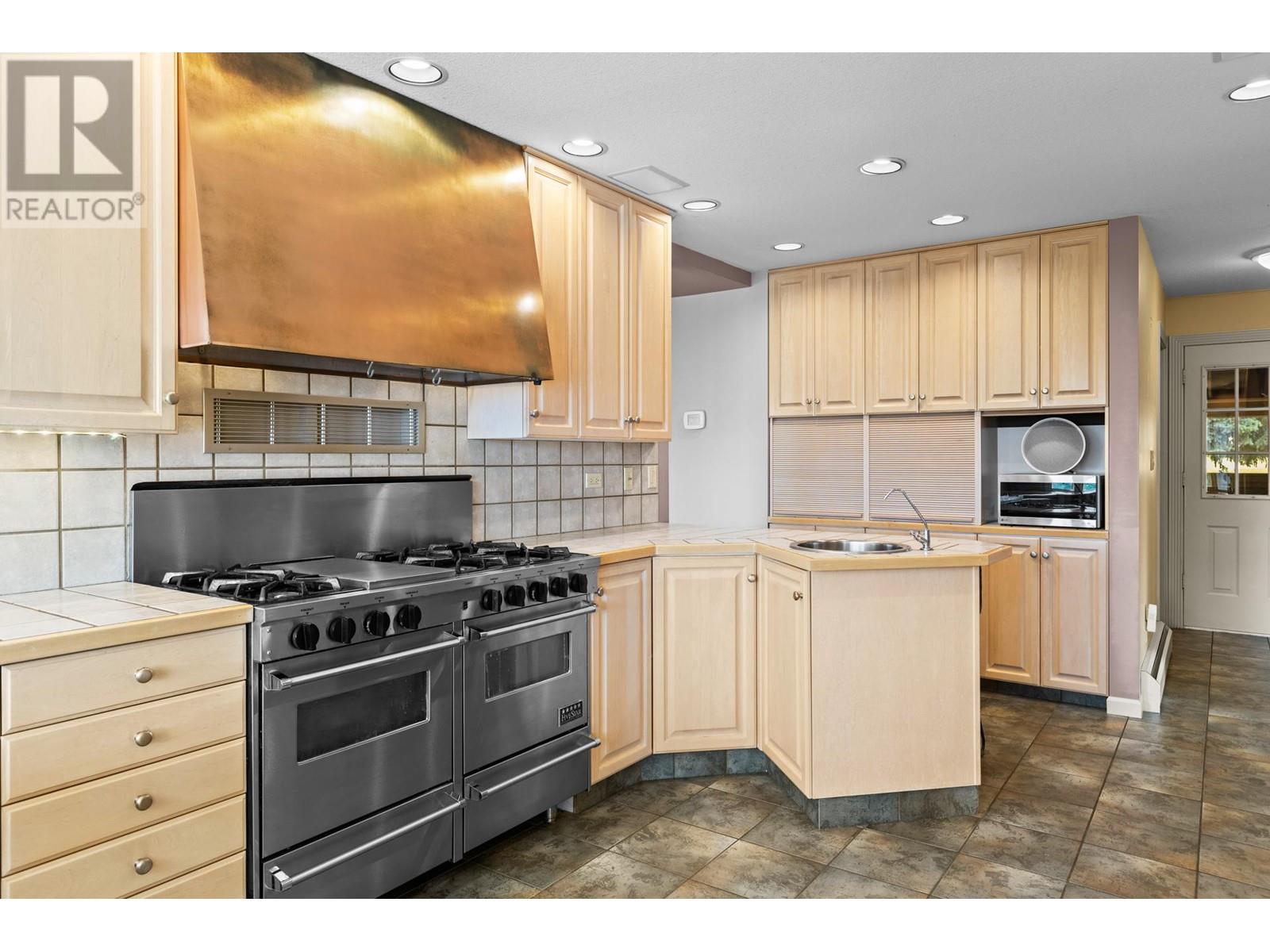  Beverly Place, West Kelowna