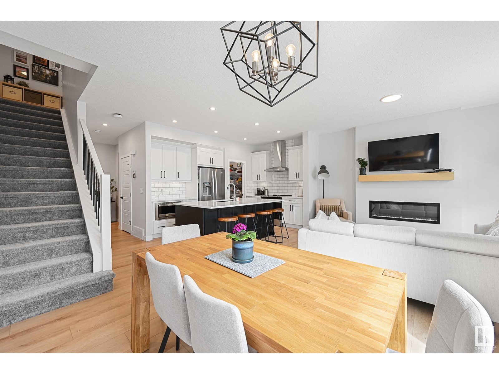 3205 DIXON WY SW, Edmonton