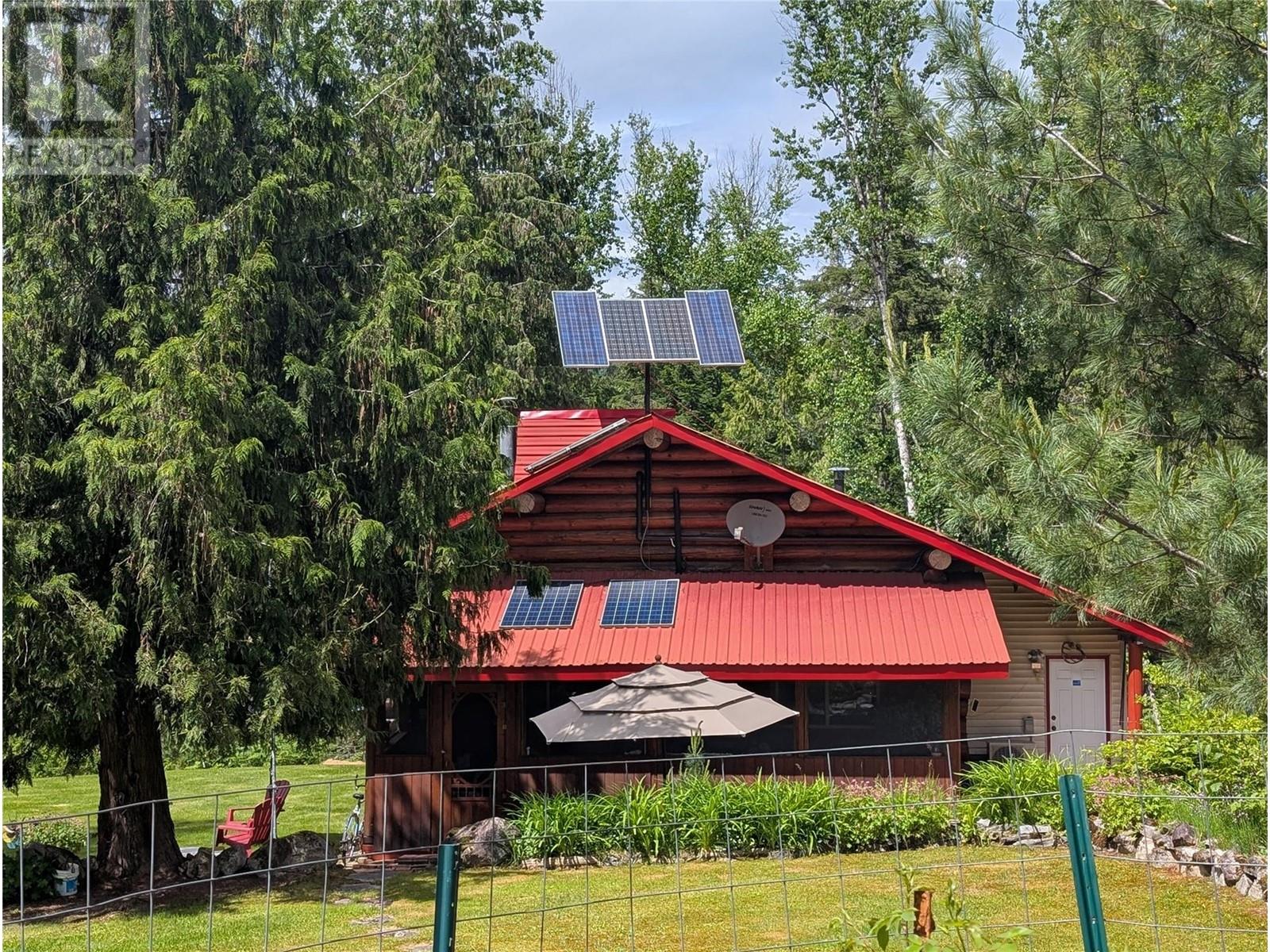 1363 Bourne Crescent, Seymour Arm