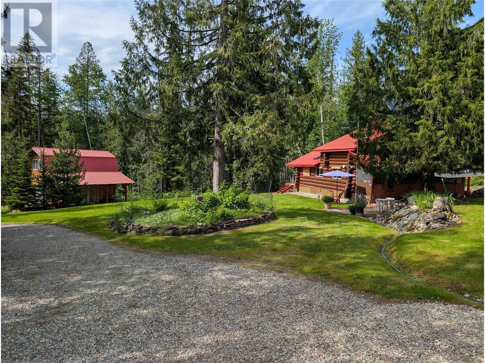 1363 Bourne Crescent, Seymour Arm