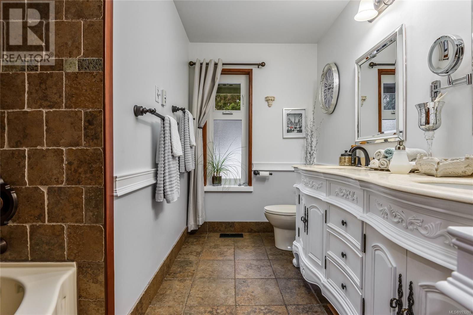115 Engles Rd, Campbell River real estate listing 993280