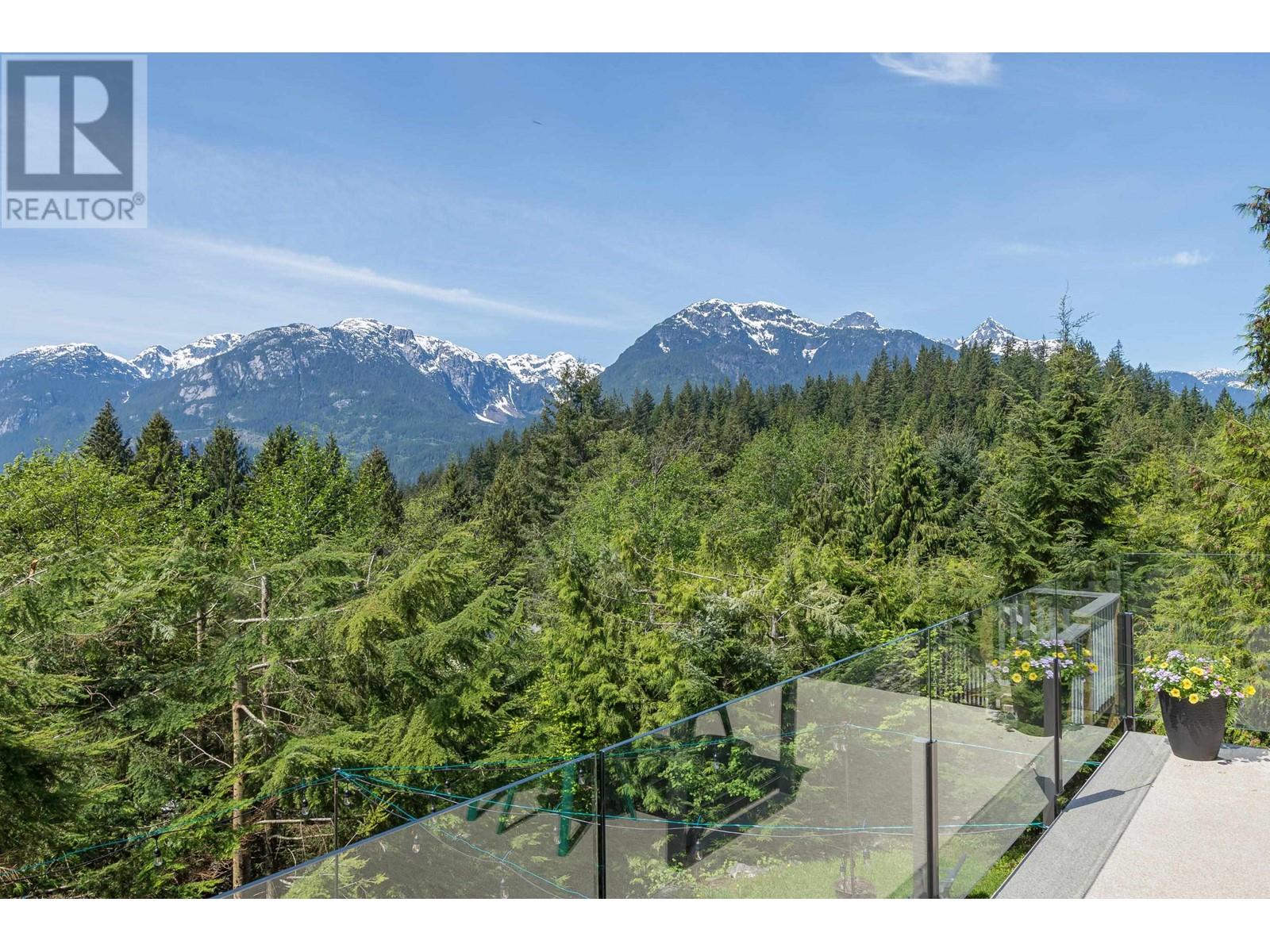 1 2658 RHUM & EIGG DRIVE, Squamish