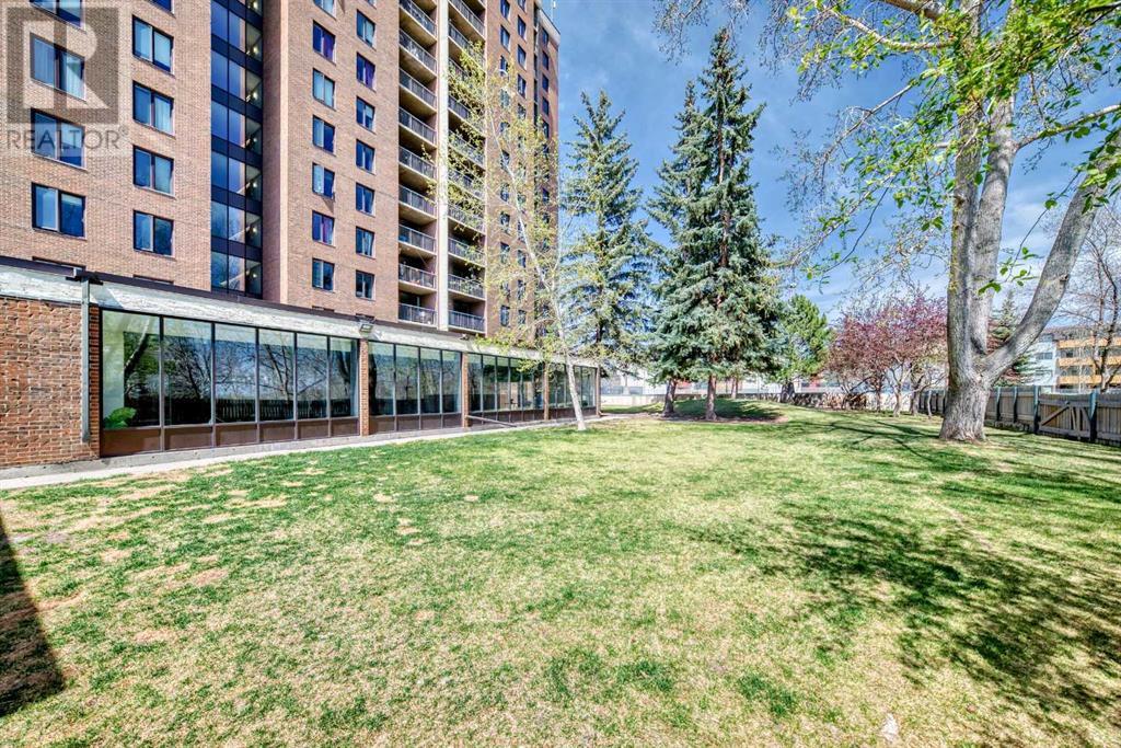 Single Family House for Sale in   Dalton Drive NW Dalhousie Calgary 