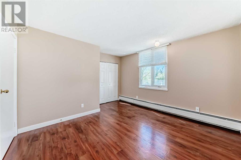 Single Family House for Sale in   Dalton Drive NW Dalhousie Calgary 