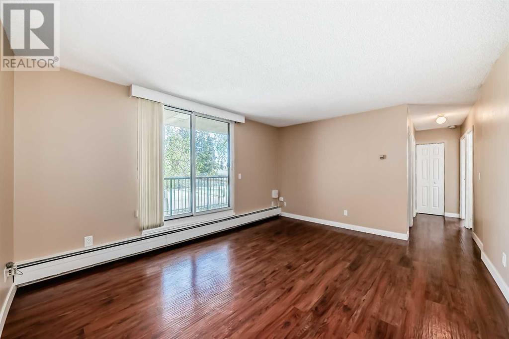 Single Family House for Sale in   Dalton Drive NW Dalhousie Calgary 