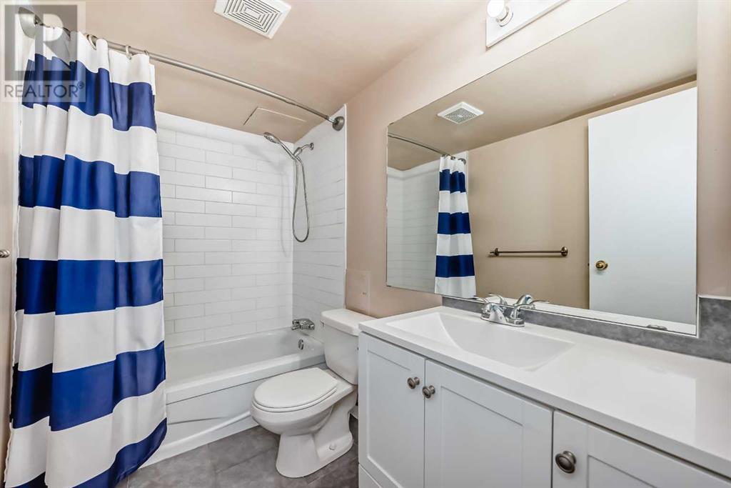 Single Family House for Sale in   Dalton Drive NW Dalhousie Calgary 