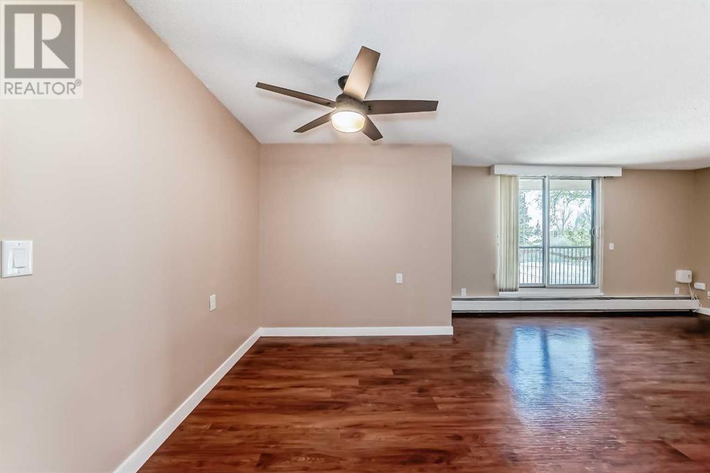 Single Family House for Sale in   Dalton Drive NW Dalhousie Calgary 