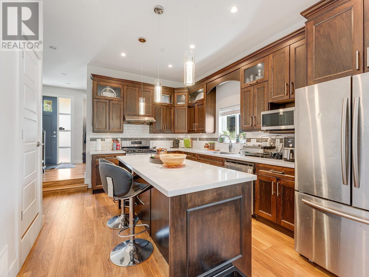 302 BURNS STREET, Coquitlam real estate listing R3008812