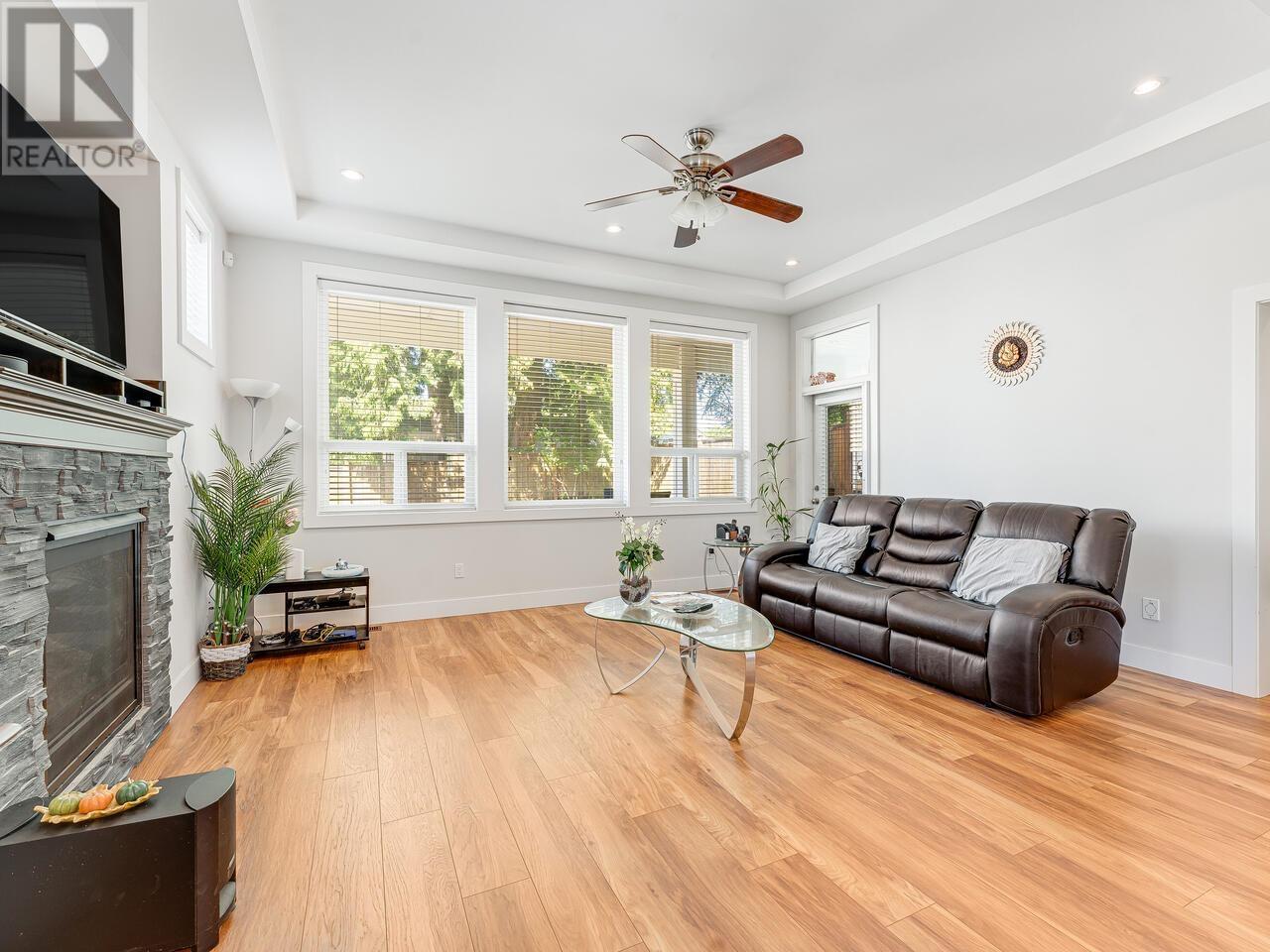 302 BURNS STREET, Coquitlam real estate listing R3008812