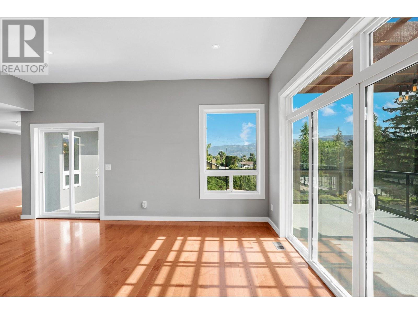  220 West Bench Drive, Penticton