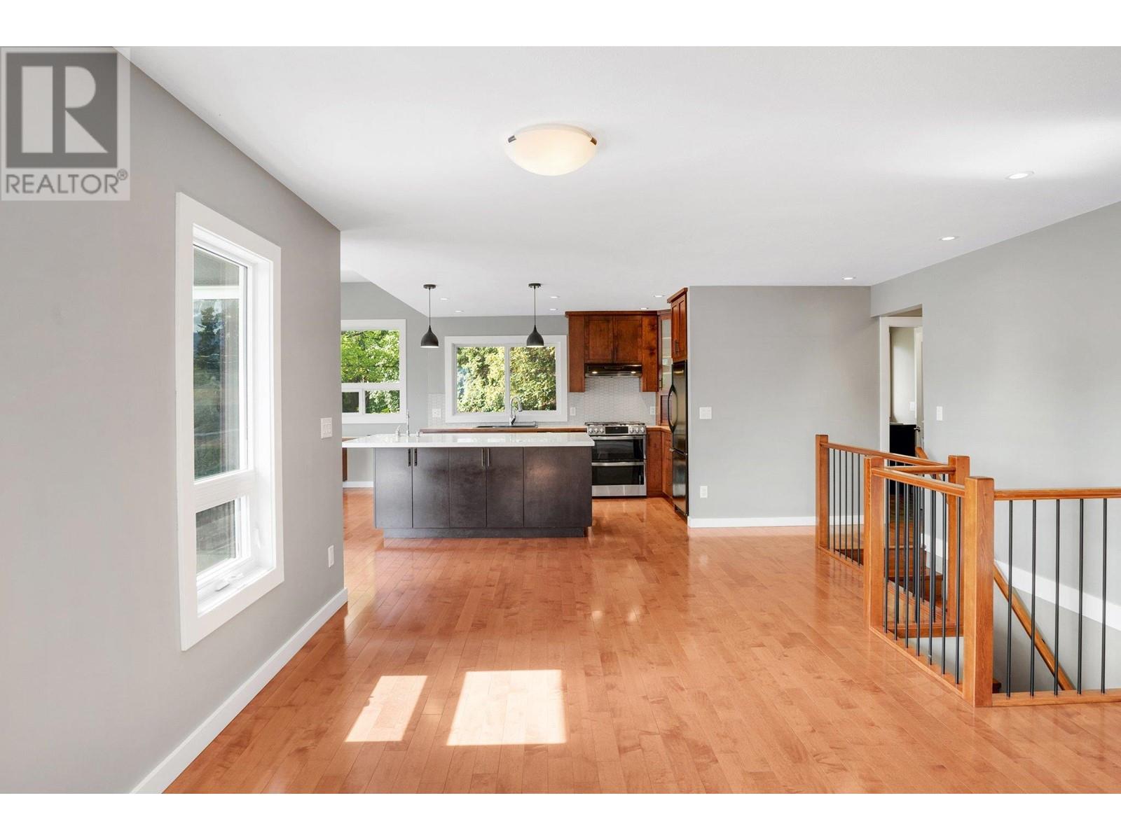  220 West Bench Drive, Penticton