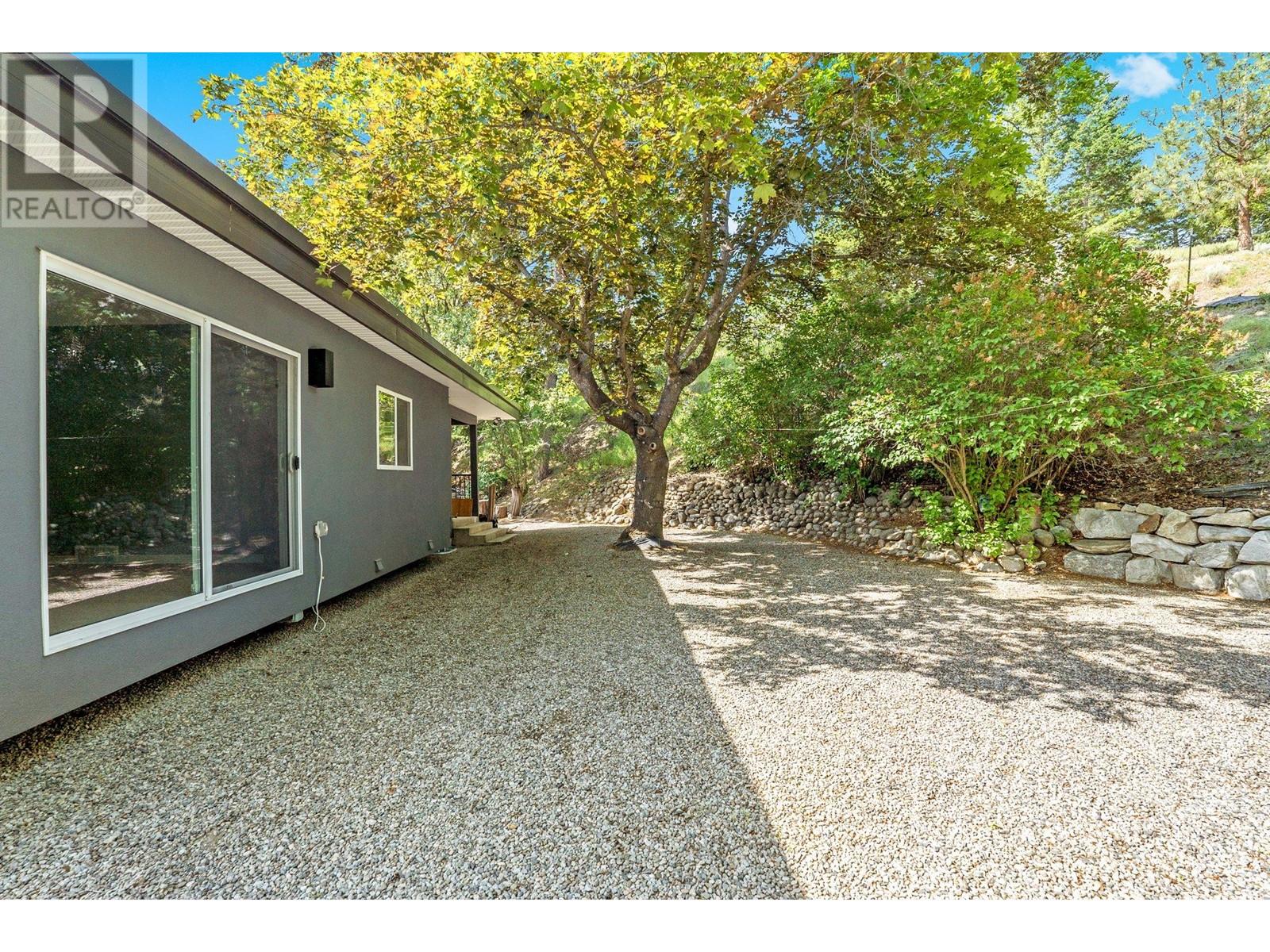  220 West Bench Drive, Penticton