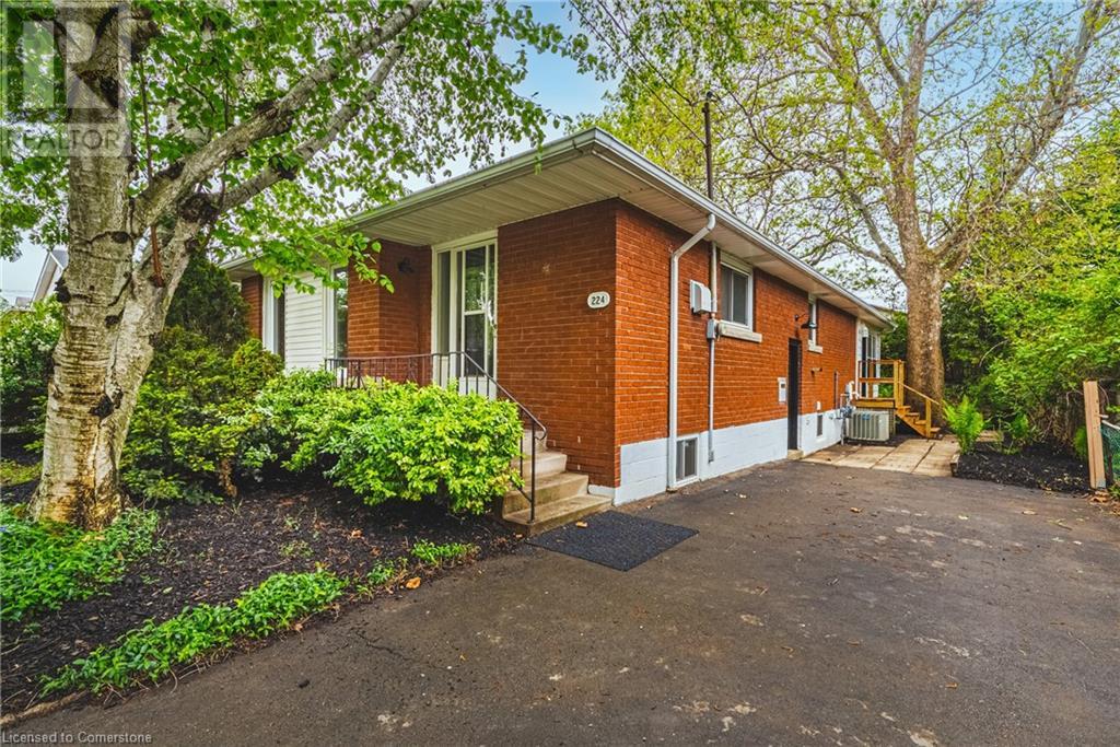 Photo 1 of 224 West 16th Street, Hamilton ON