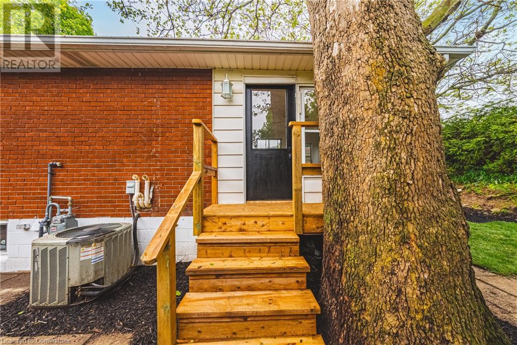 Photo 8 of 224 West 16th Street, Hamilton ON