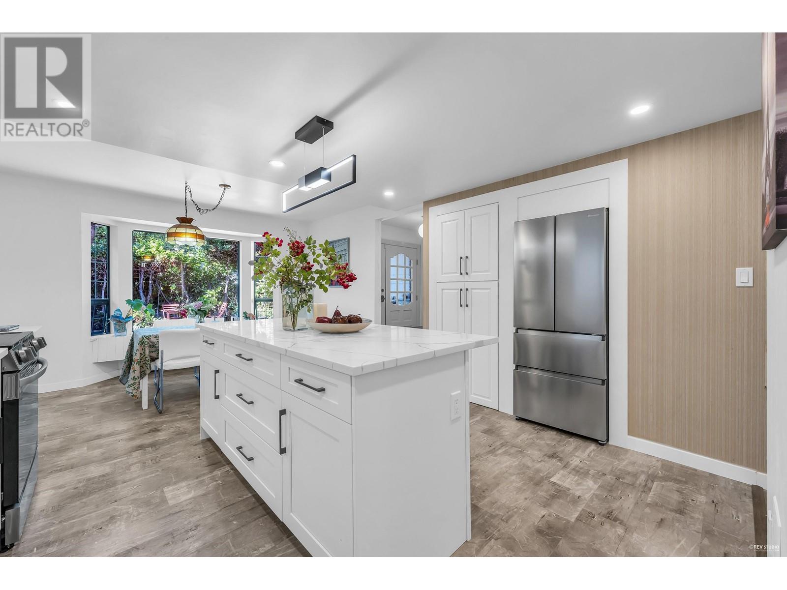 1040 JEFFERSON AVENUE, West Vancouver
