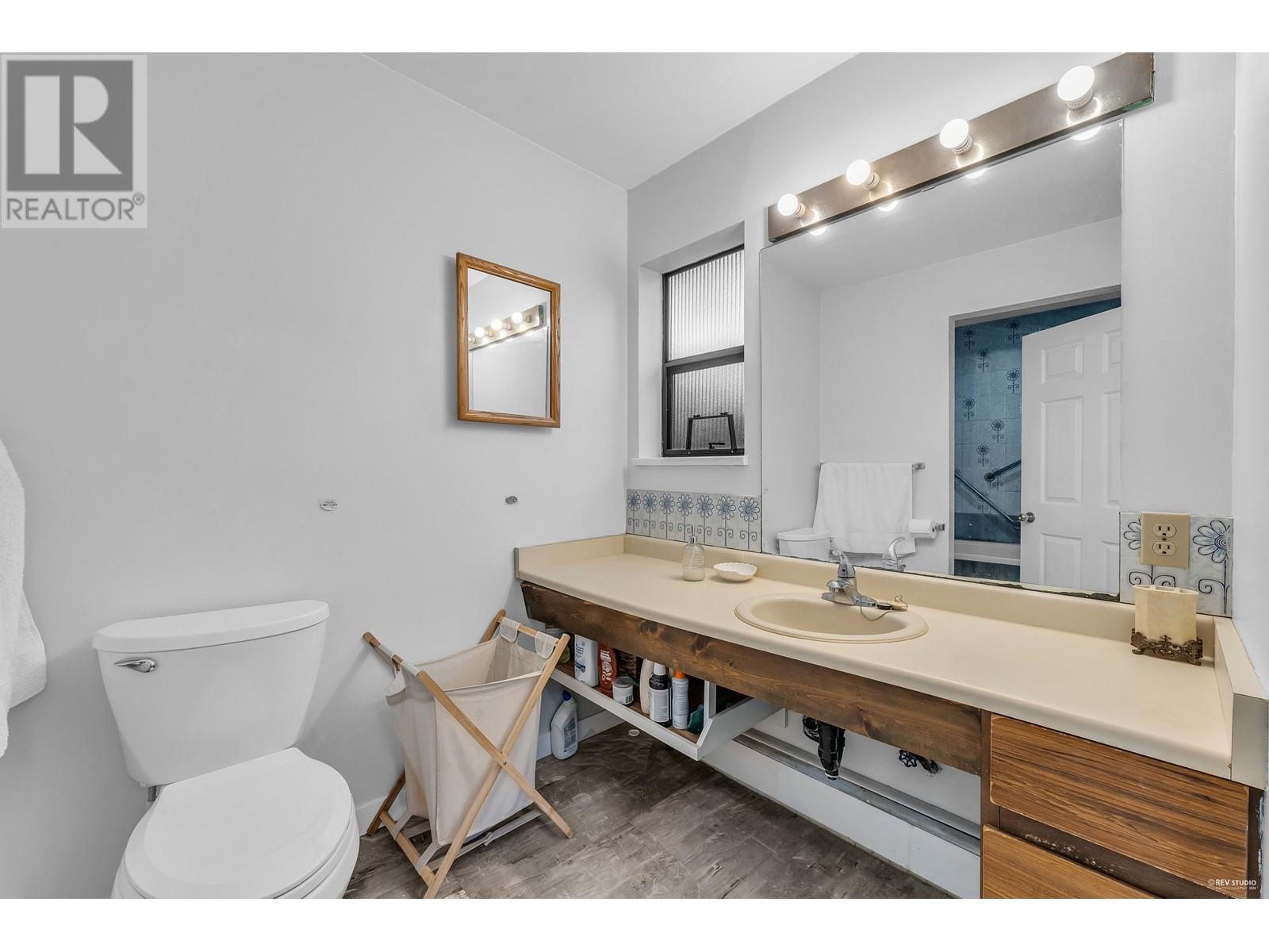 1040 JEFFERSON AVENUE, West Vancouver