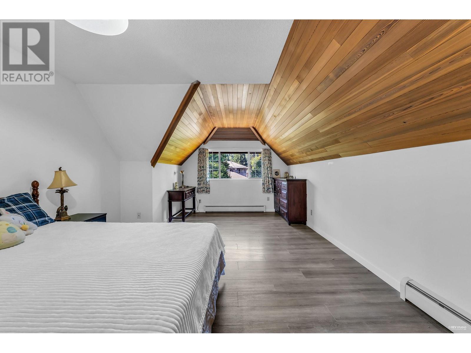 1040 JEFFERSON AVENUE, West Vancouver