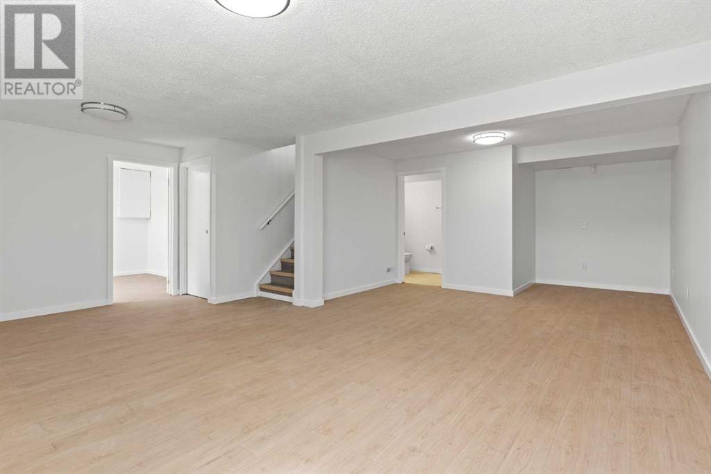 Single Family House Bungalow for Sale in  Abingdon Crescent NE Abbeydale Calgary 