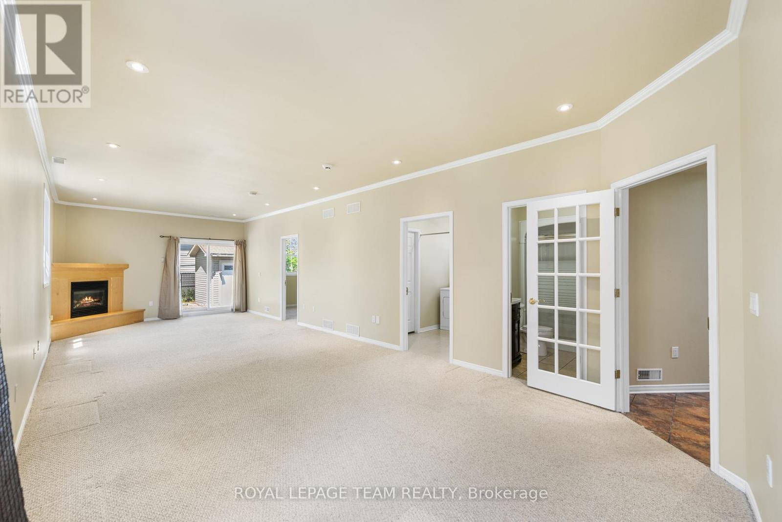 Photo 21 of 2911 Ahearn Avenue, Ottawa ON
