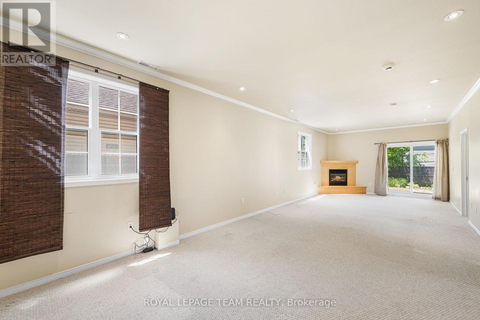 Photo 18 of 2911 Ahearn Avenue, Ottawa ON