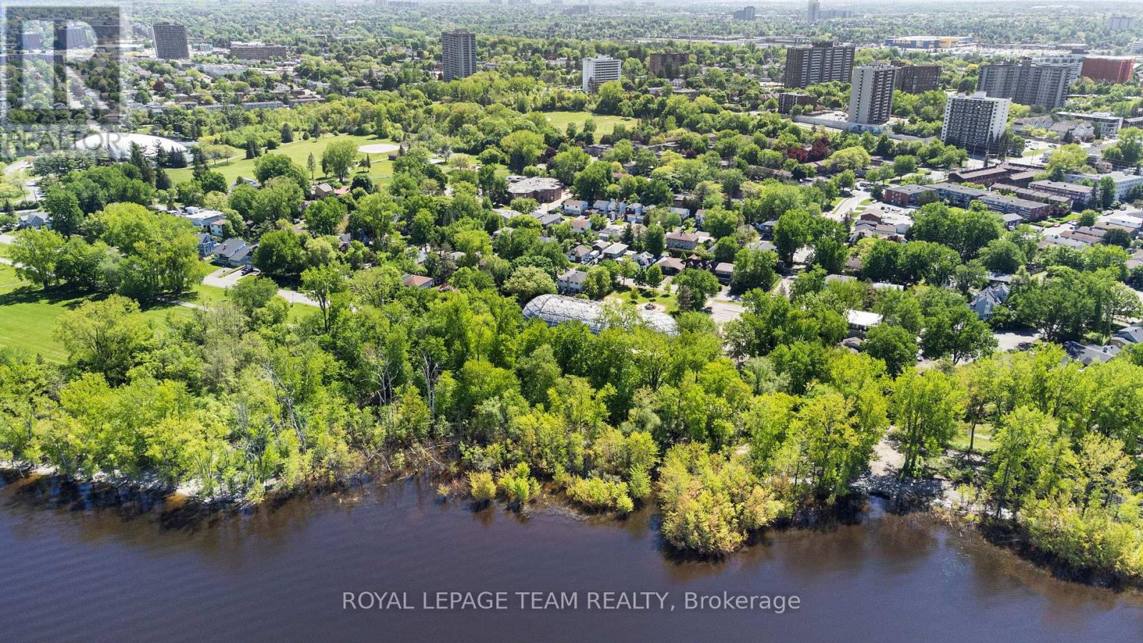 Photo 34 of 2911 Ahearn Avenue, Ottawa ON