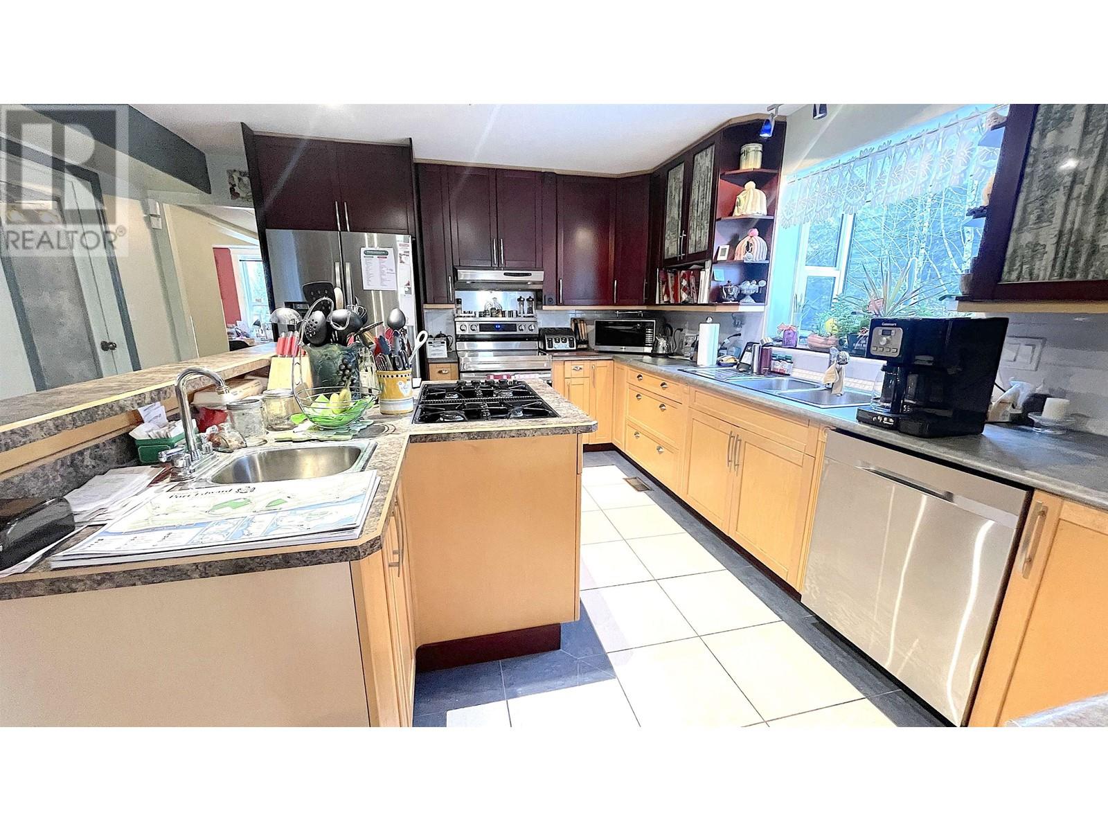1022 JUBILEE CRESCENT