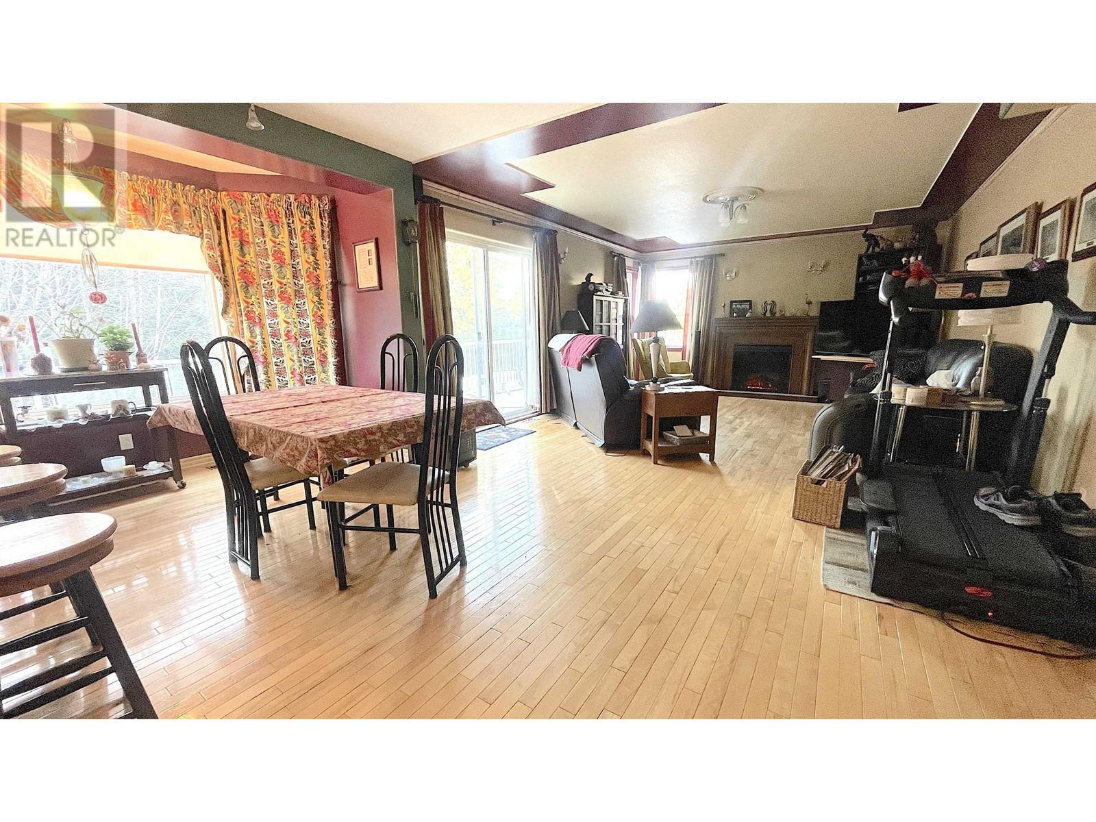 1022 JUBILEE CRESCENT