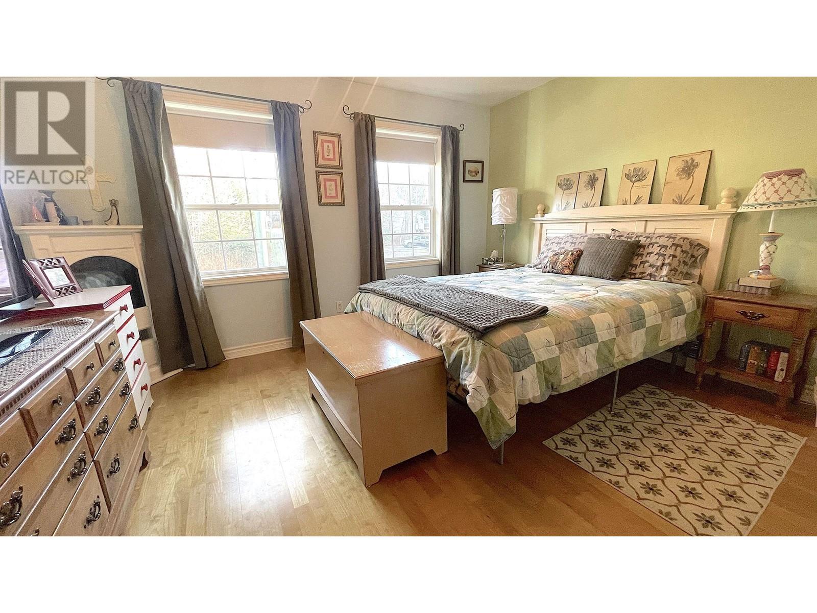 1022 JUBILEE CRESCENT