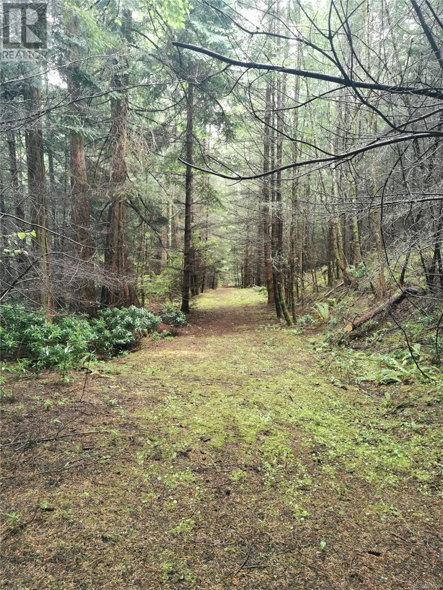  706 Fernhill Road, Mayne Island