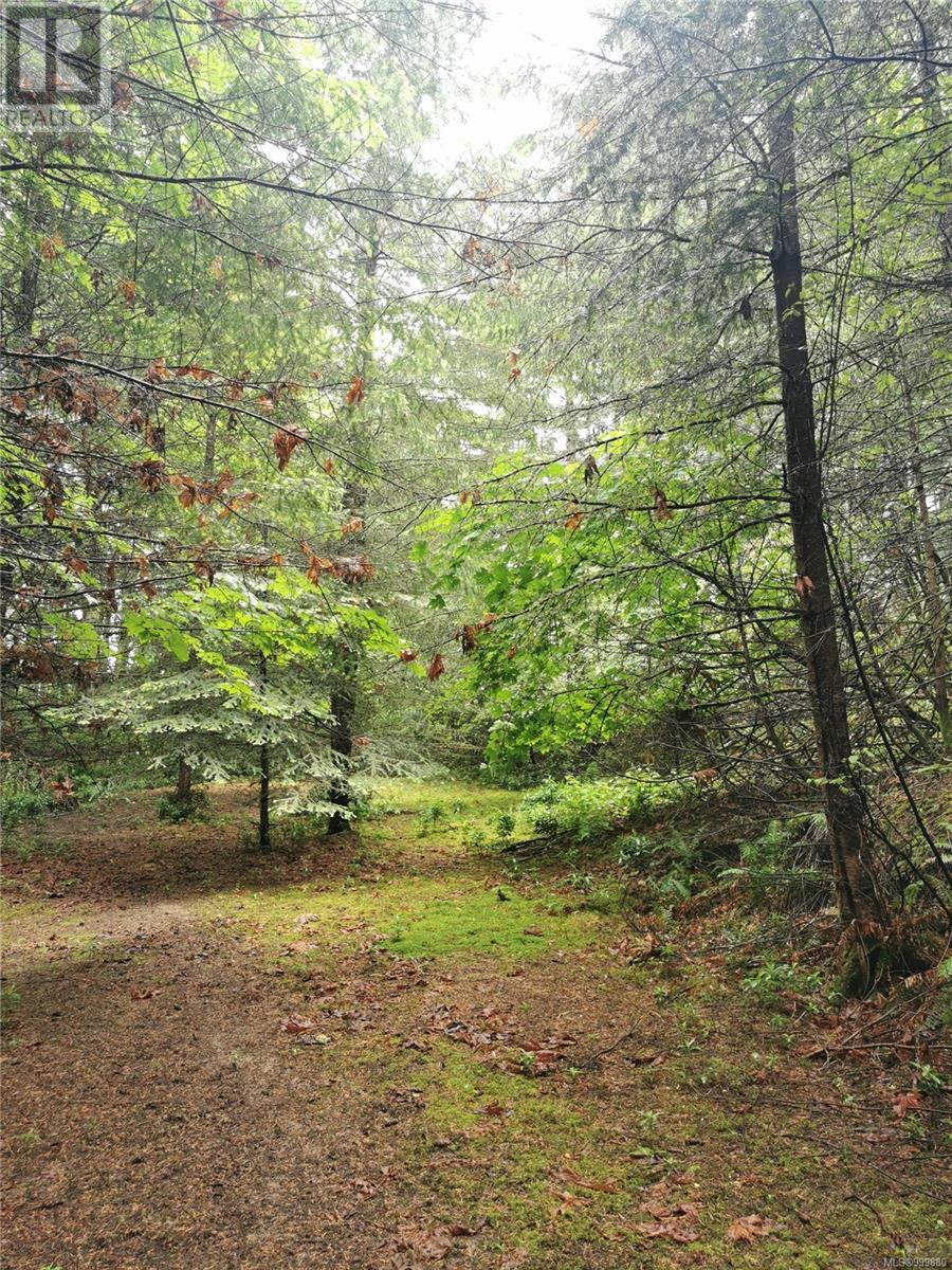  706 Fernhill Road, Mayne Island