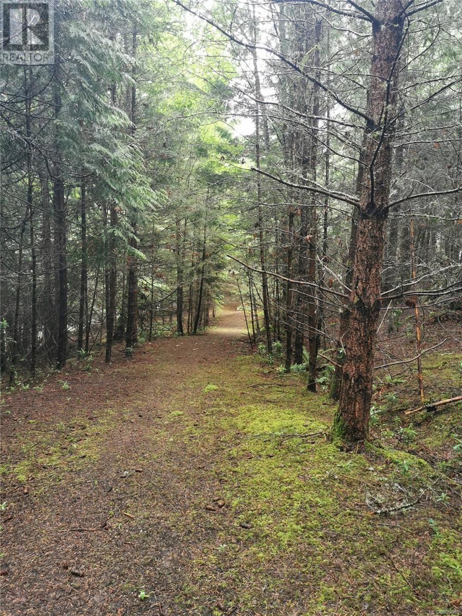  706 Fernhill Road, Mayne Island