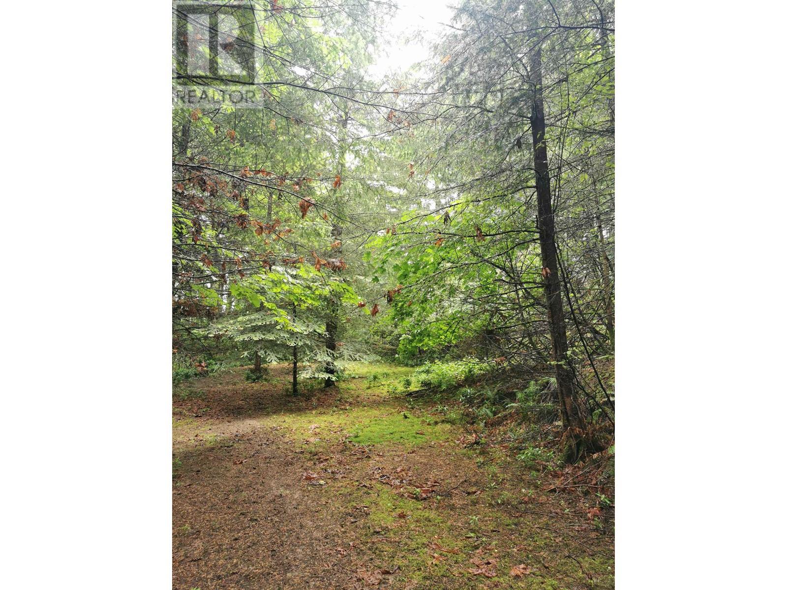 706 FERNHILL ROAD, Mayne Island