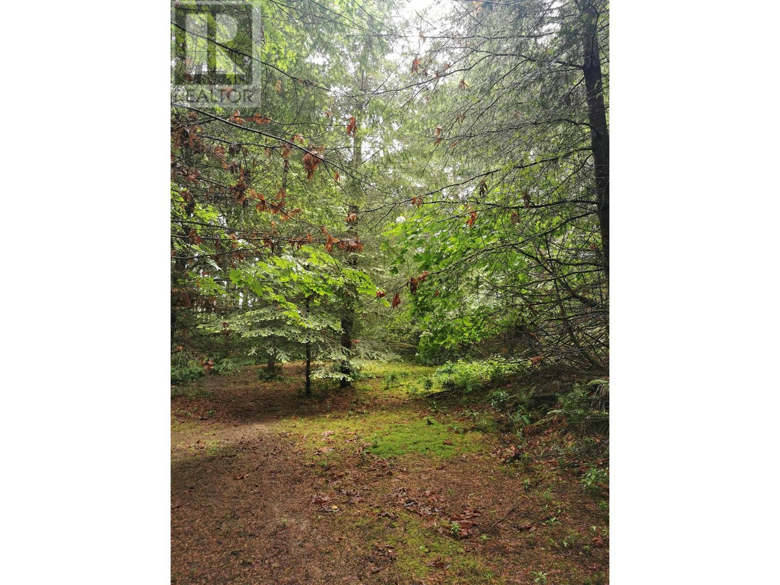 706 FERNHILL ROAD, Mayne Island