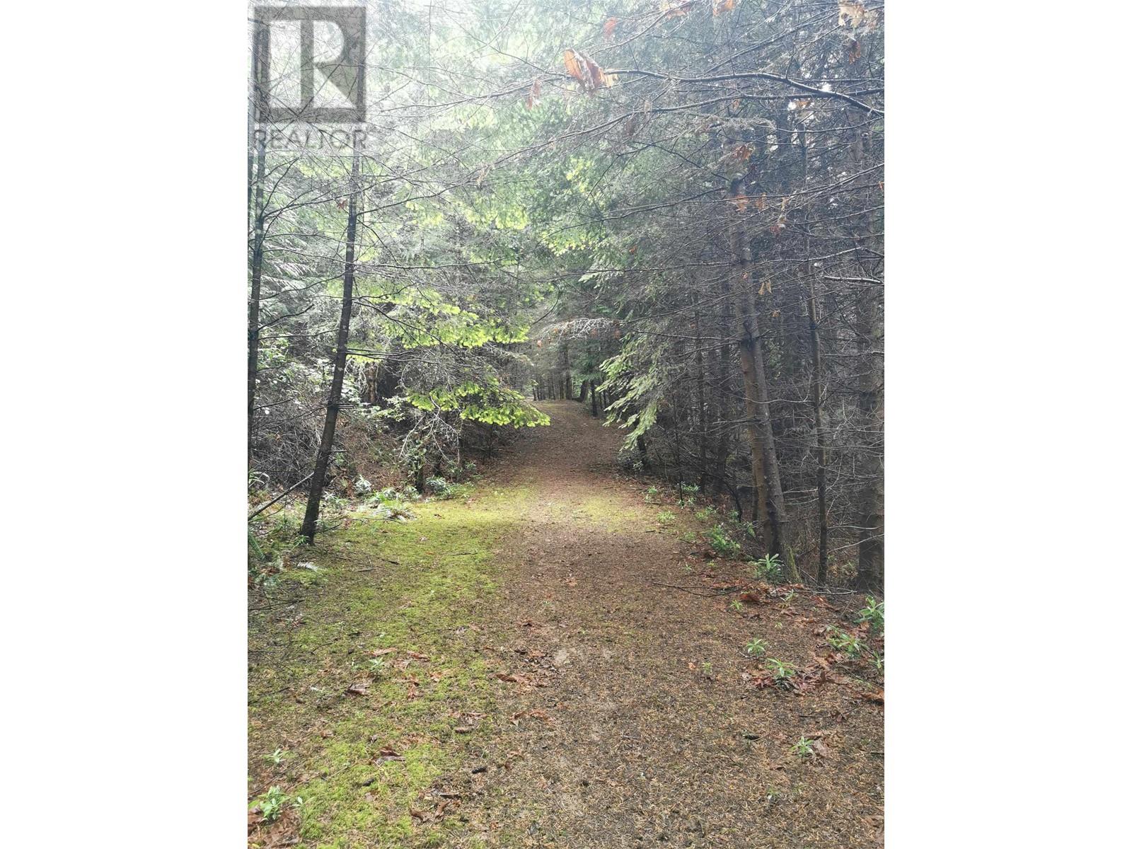 706 FERNHILL ROAD, Mayne Island