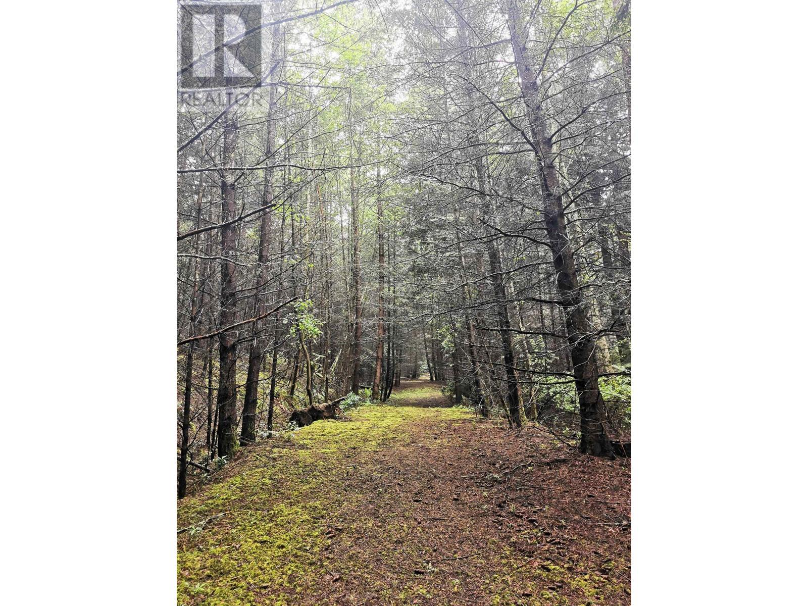 706 FERNHILL ROAD, Mayne Island