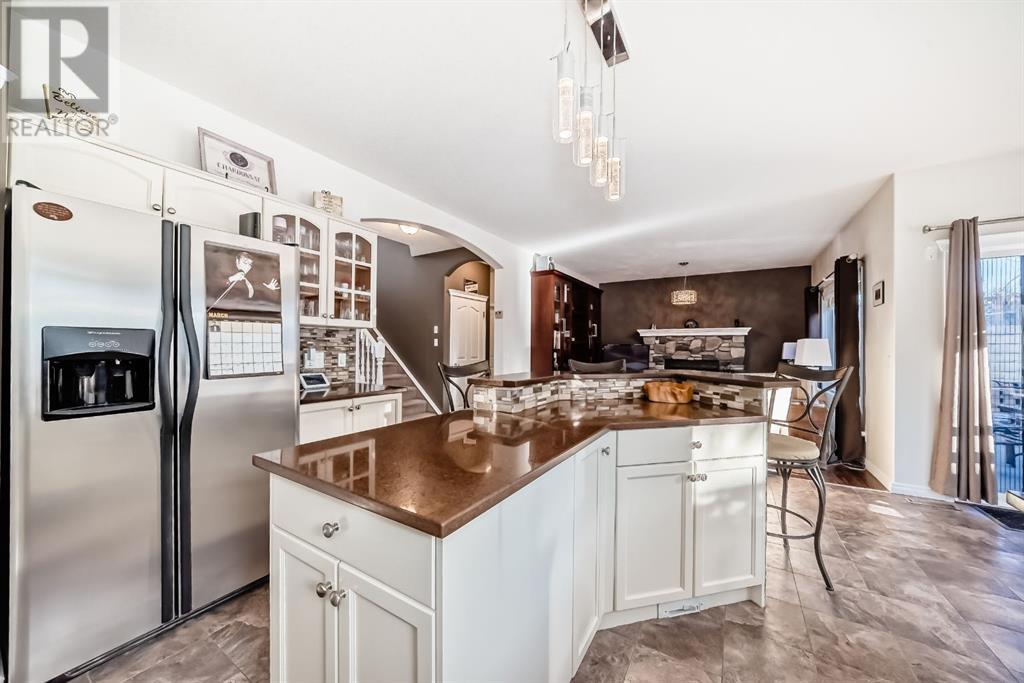 Photo 6 of 39 Bow Ridge Drive, Cochrane AB