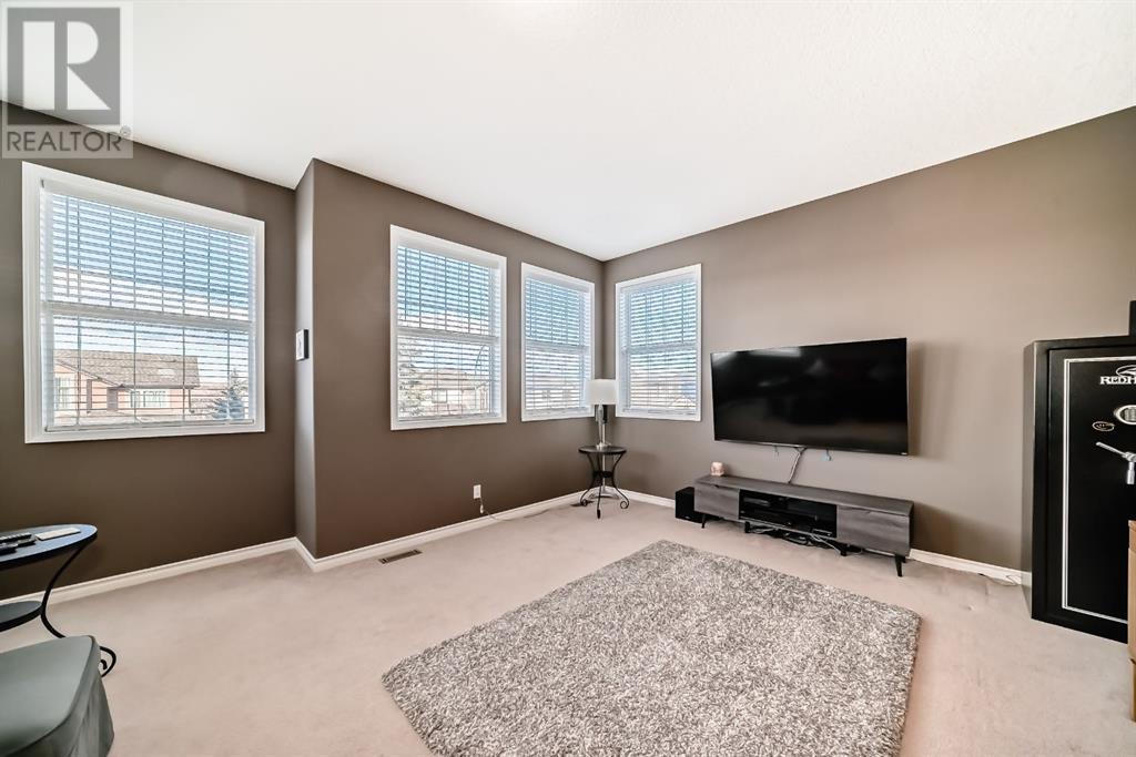 Photo 20 of 39 Bow Ridge Drive, Cochrane AB